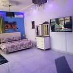 Desi-House2